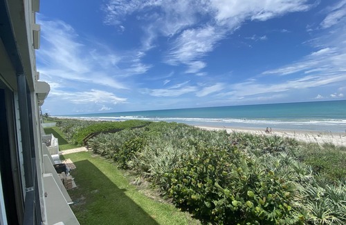 Melbourne Beach Condo | Oceanfront - Directly On the Ocean Luxury 3BR Condo Sleeps 6 to 8 - with a pool