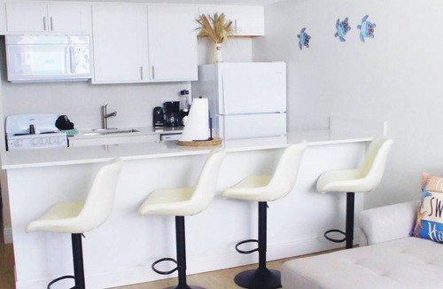 Bridgeport Heights Apartment | Oceanfront Hotel in Daytona Beach Shores - Stunning Beach Views and Relaxing Getaways