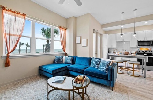 Daytona Beach Condo | Oceanfront Oasis Daytona Beach 3BR/2BA - Road View #345