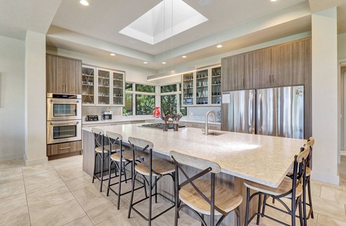 Beach Lagoon House | Oceanfront Paradise:Luxurious 8-Bedroom Home with Pool and Spectacular Views!