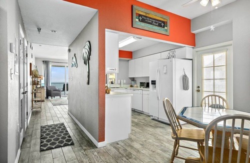Palm Coast Apartment | Oceanfront Penthouse w/Wraparound Balcony & 3 Pools