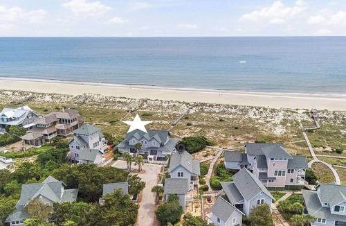 Flora's Bluff House | OCEANFRONT w/DIRECT BEACH ACCESS -Panoramic view w/BHIC and Shoals available