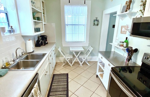 St. Augustine Beach Cottage | Oceans 11 : Steps from Saint Augustine’s Favorite Magical Beach