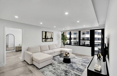 Mid Beach Apartment | Oceanside Paradise Escape/Spacious & Scenic/Resort amenities, Pools, Bar, Sauna 1514