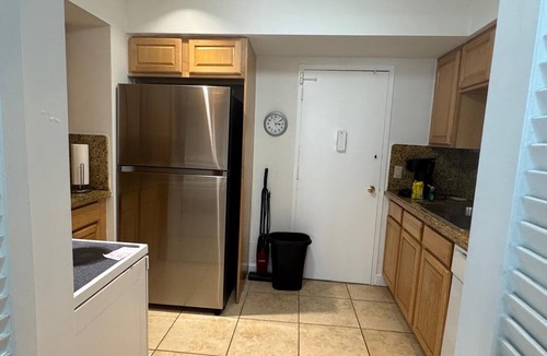 Hollywood South Central Beach Apartment | Oceanview condo, 1 bedroom 1.5 bath