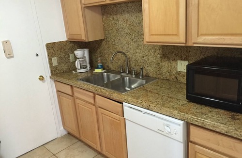 Hollywood South Central Beach Apartment | Oceanview condo, 1 bedroom 1.5 bath