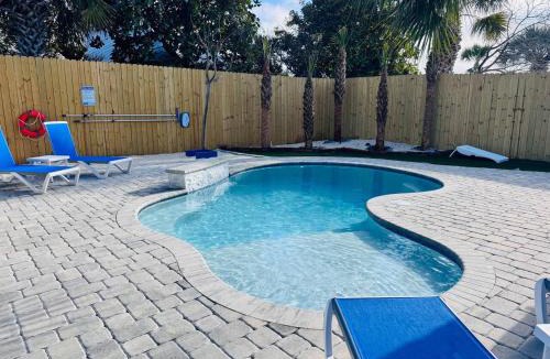 El Centro Beach House | Off The Hook- Heated Pool-Hot Tub- Game Room