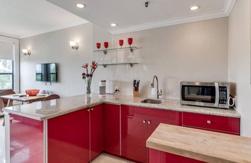 Palm Beach Condo | OfferPool/StepsToBeach/DIneCoastalSTUDIOLoft