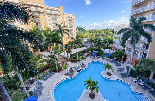 Survey Creek Resort | OFFICIAL LISTING | Wyndham - Palm Aire Resort Studio w/Balcony, Pools & Golf!