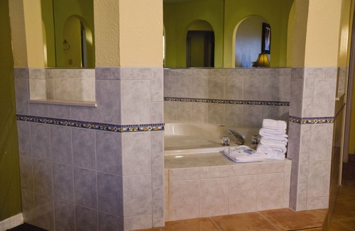 Pompano Beach Resort | OFFICIAL LISTING | Wyndham - Sea Gardens 1 BR w/Pool, Beach, Attractions!