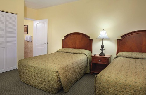 Pompano Beach Resort | OFFICIAL LISTING | Wyndham - Sea Gardens 2 BR w/Pool, Beach, Attractions!
