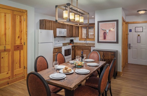 Red River Resort | OFFICIAL LISTING | Worldmark Red River 2BR w/Fireplace, balcony and chair lift