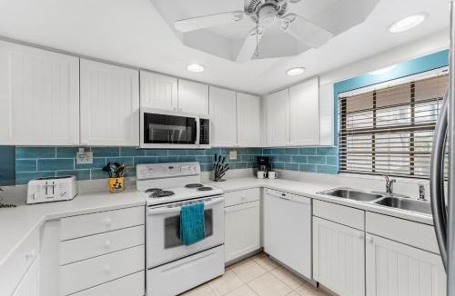 Avon By The Sea Apartment | Ola Grande - Beachside Condos with Pool next to Cocoa Beach Pier