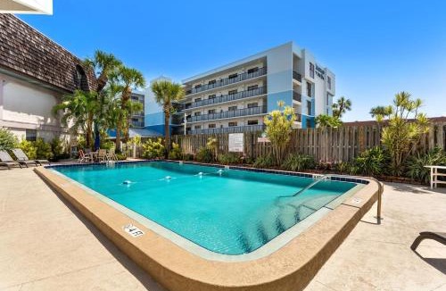 Avon By The Sea Apartment | Ola Grande - Beachside Condos with Pool next to Cocoa Beach Pier