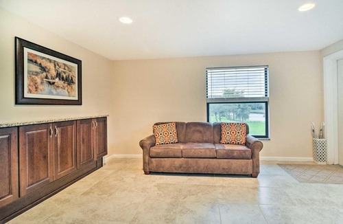 Seminole Apartment | On-Site Pond: Sleek Largo Studio < 7 Mi to Beach!