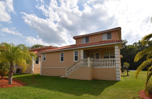 Homosassa Villa | On the canal with boat slip available for rent at the back of the house!