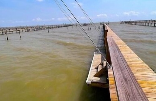 Port Mansfield House | On the Rocks. Three Bedroom, Two Bath. Private Fishing Pier.