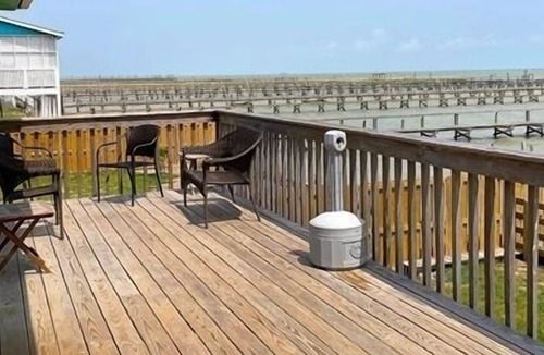 Port Mansfield House | On the Rocks. Three Bedroom, Two Bath. Private Fishing Pier.