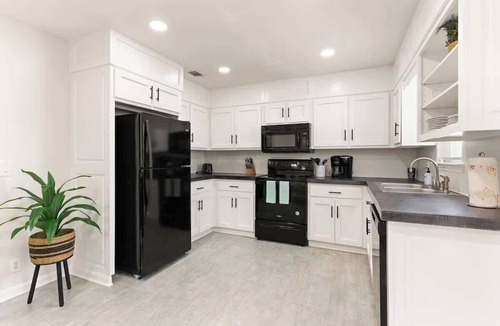 Brunswick House | Once Upon a Tide/2 King Beds/Centrally Located