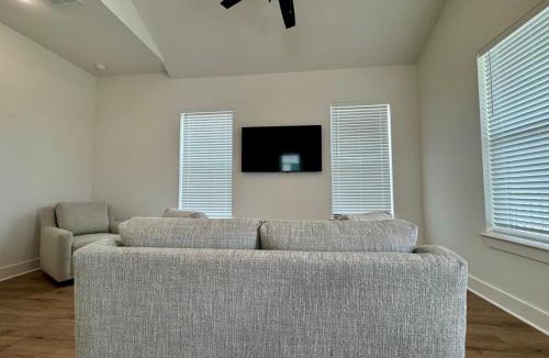 Galveston House | One Bedroom Villa Walk to Beach