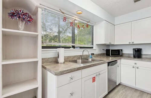Fernandina Beach Condo | ONE BLOCK from the beach! Weekly and monthly discounts offered.