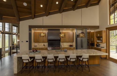 Purgatory House | One-of-a-Kind Luxury Home - Hot Tub, Firepit, Views - 8 Min to Purg