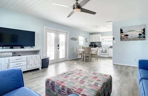New Smyrna Beach House | One Piece ~ Duplex with Pool! ~ 2 Minutes from Beach & Flagler Avenue