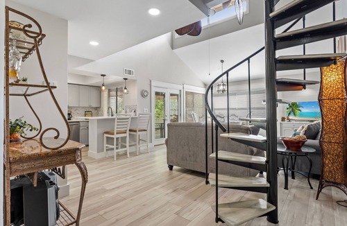 Gulf Pines Cottage | Only 7 minute walk to the beach! Now booking for Summer 2025