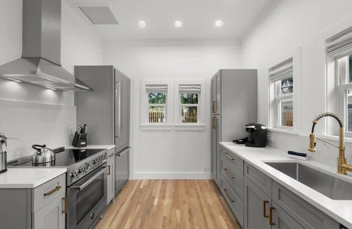 Historic Ybor House | Otis Blue at Angels Quarter | Home Steps to 7th!