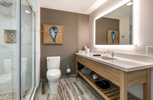 Lauderdale Beach Hotel | Outdoor Getaway! Modern Unit Near Beach and Attractions, Pool
