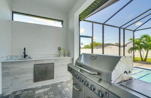 Diplomat House | Outdoor Kitchen Gameroom Pool King Suite