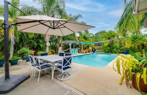 Tavares House | Outdoor Oasis w/Bar & Lanai: Tavares Escape