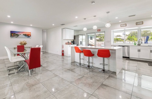 Hollywood Hills Cottage | Outdoor Oasis w/Games: Sleek Hollywood Home!