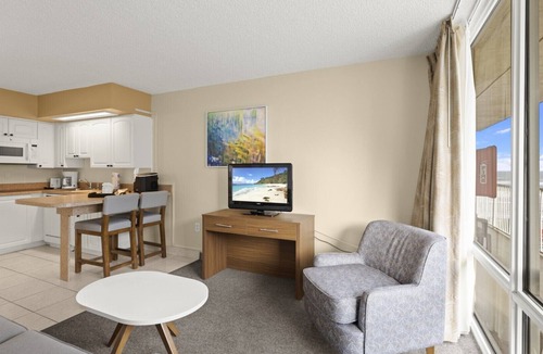 Ormond Beach Apartment | Outrigger Beach Club Resort by Coolvacay