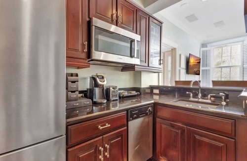 Palm Beach Condo | Palm Beach Regency Walk to Beach