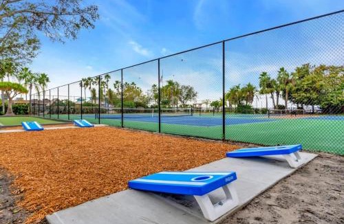 Ruskin Hotel | Palm Terrace Waterfront Htd Pool Hot Tub Tennis