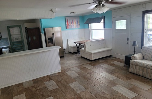 Terra Ceia House | Palm tree paradise home between St Petersburg and Sarasota. Near gulf beaches!