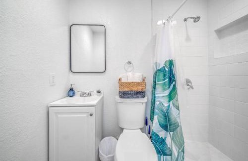 Southwest Apartment | Palm Wave Says - No Extra Fees - Designer Inspired