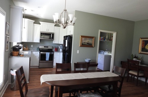 Young Harris House | Panoramic Mountain Views from your front porch!