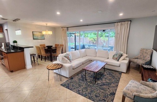 Deerfield Beach House | Paradise 4 min to Beach with Heated Pool and Spa