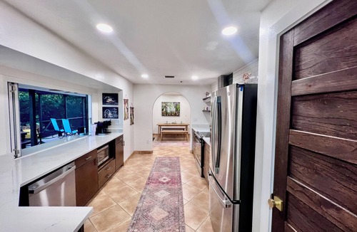 East Naples House | Paradise awaits! Heated pool, huge lanai, outdoor oasis close to downtown Naples