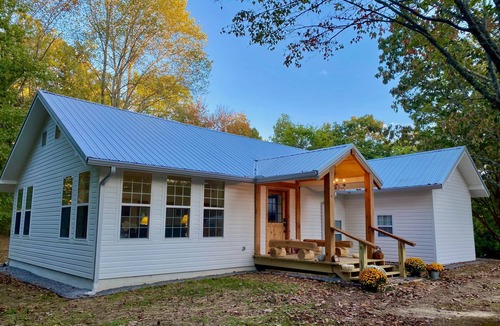 Signal Mountain House | Paradise Meadows Farmhouse, Paradise Meadows Farmhouse