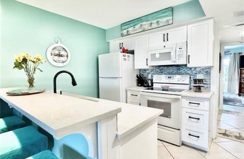 Placida Condo | Paradise on LGI! Golf Cart, Pool & Private Beach, Free parking & Free ferry