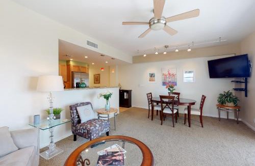 Central Beach Apartment | Paradise Perch