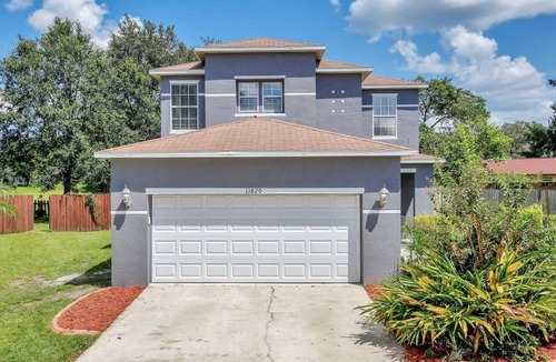 Seffner Community Alliance House | Paradise Villa Heated POOL, Hot Tub, & Fire Pit