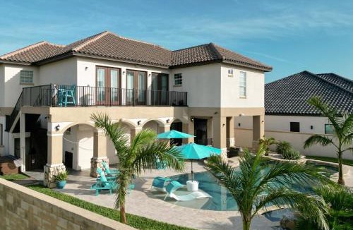 South Padre Island Villa | Paradise Villa: 2 blocks from beach, private pool