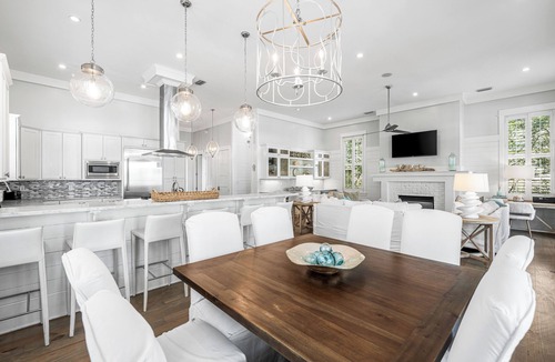 Watercolor House | Park District Paradise: Bikes, Golf Cart, WaterColor Beach Club Access, and Luxury Living.