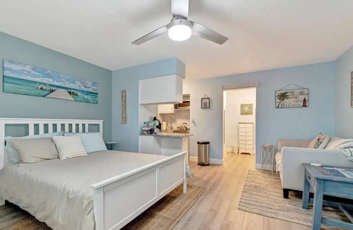 Pass-a-Grille Historic District Apartment | PASS-A-Grille Beach Condo