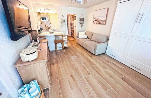 Pass-a-Grille Historic District Condo | Pass A Grille Gulf Way Beachfront 10