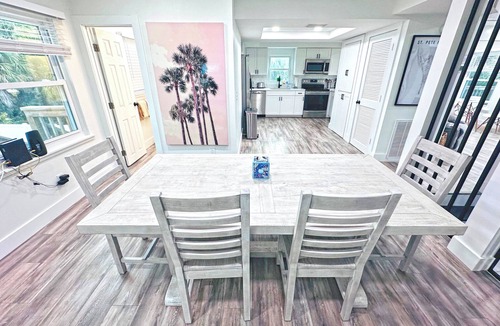 Pass-a-Grille House | Pass-A-Grille St Pete Beach 4/2.5 WiFi Parking